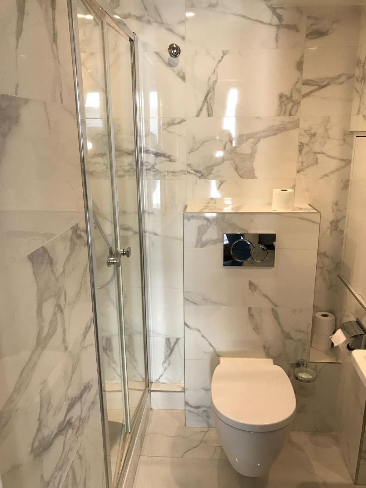 Superior Twin Room Shower or bath,794179695:JPEG
