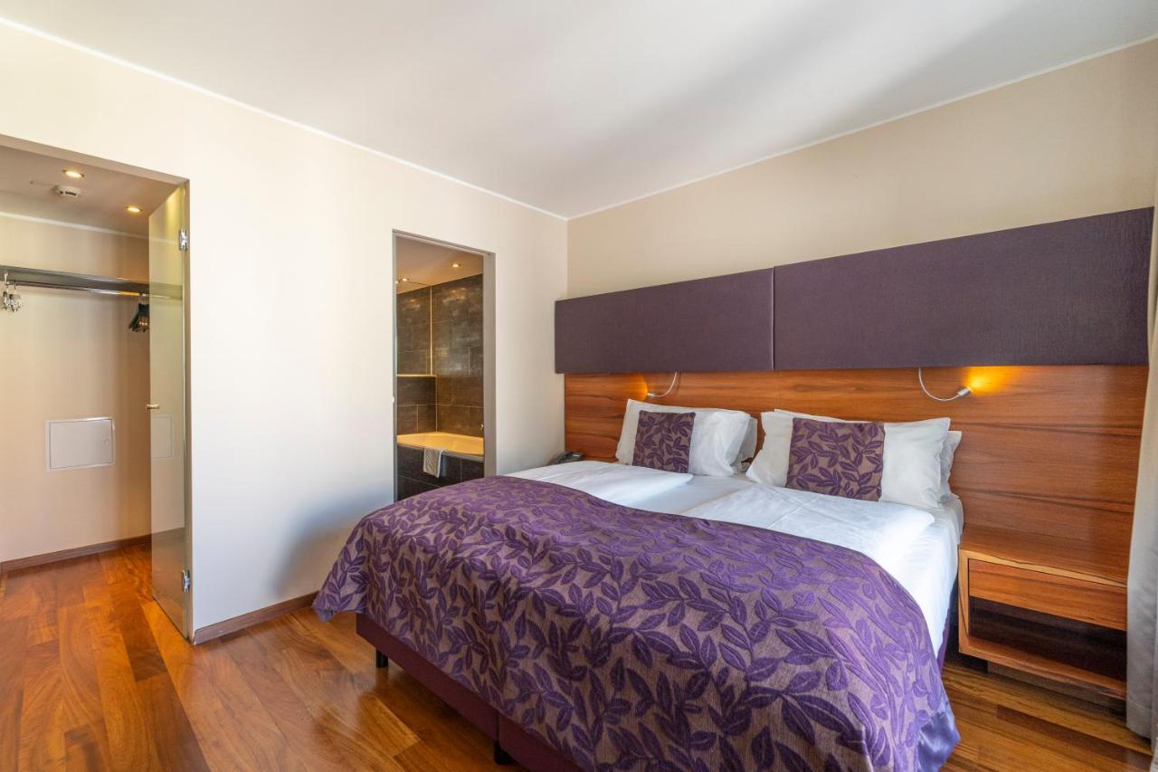 One-Bedroom Apartment with Balcony,1016982763:JPEG