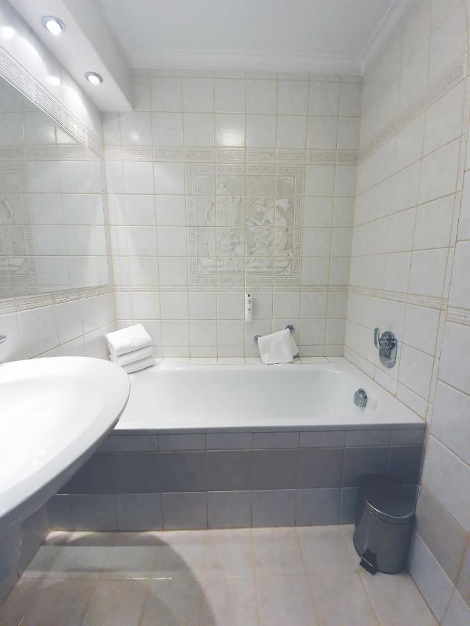Quadruple Room,1279624081:JPEG