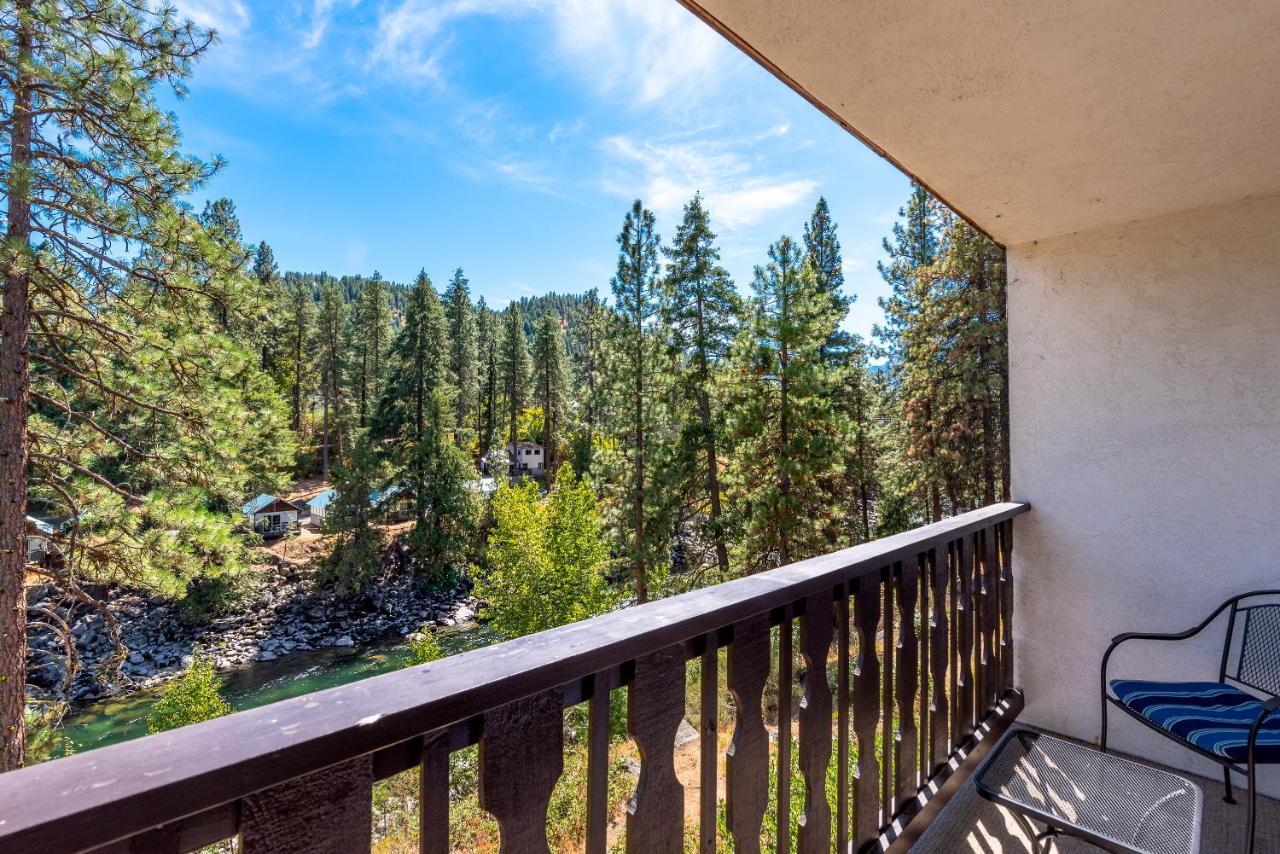 Queen Room Balcony River View