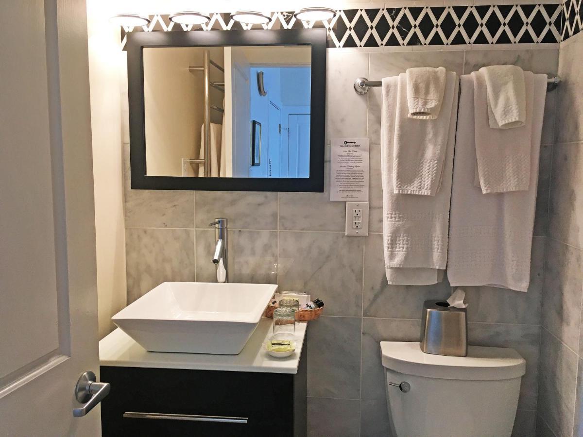 Luxury King Room 401