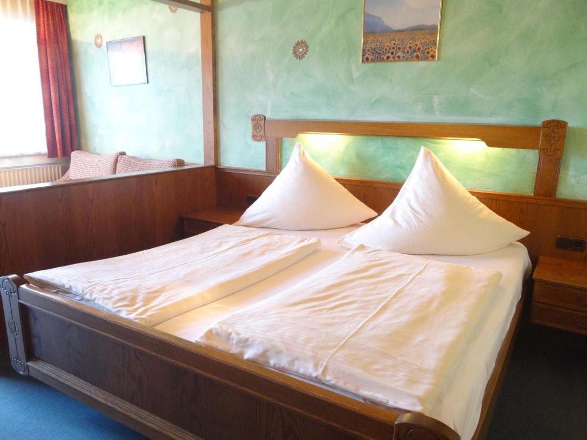 One-Bedroom Apartment,1026476449:JPEG