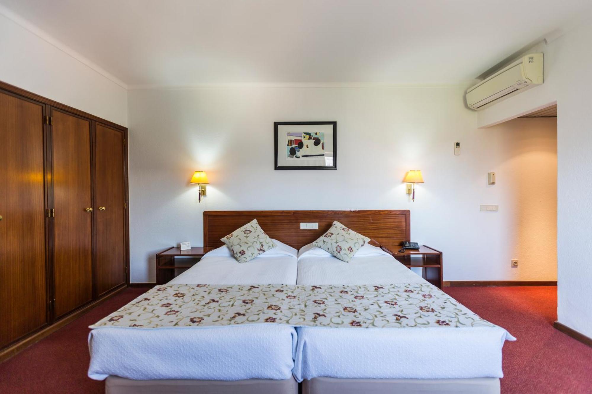 Twin Room,1215869236:JPEG