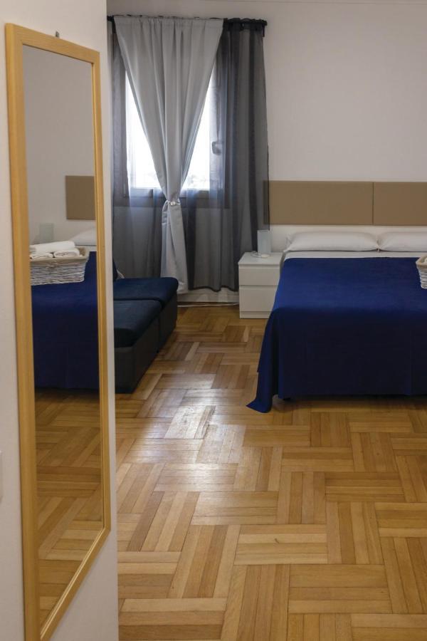 Double or Twin Room Private Bathroom