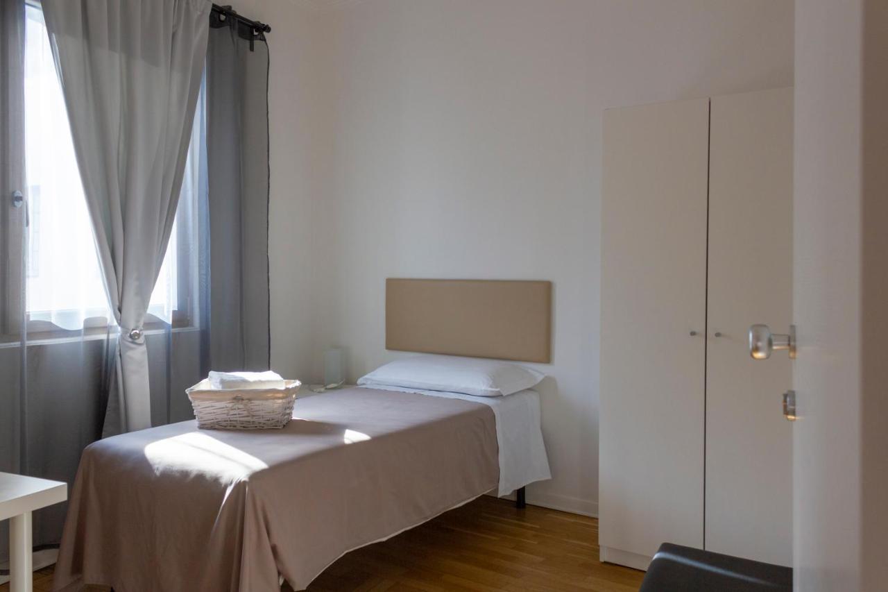 Single Room Private External Bathroom