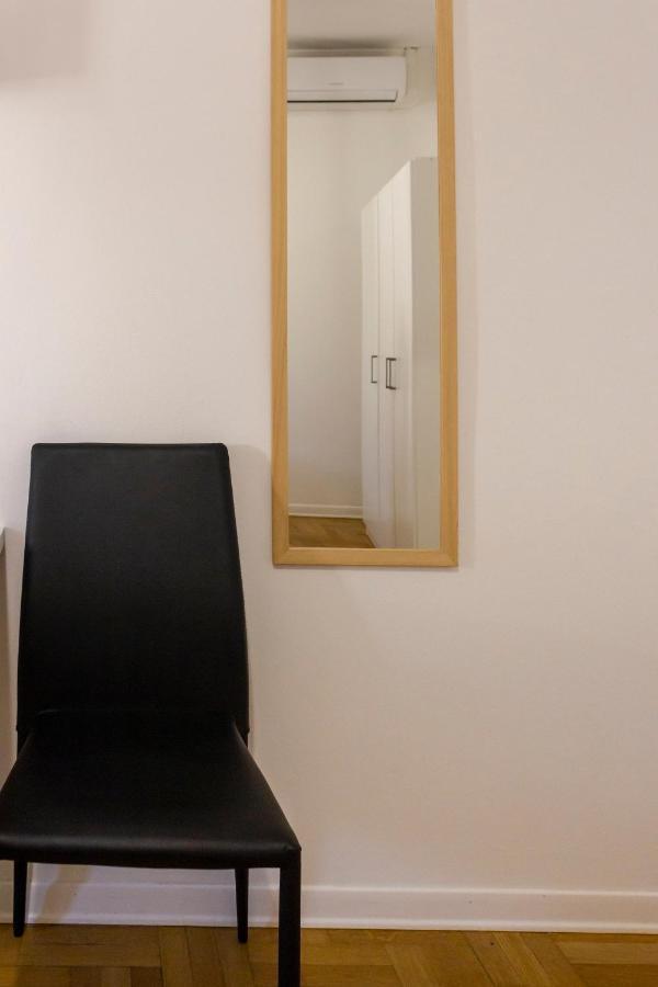 Double or Twin Room Private External Bathroom
