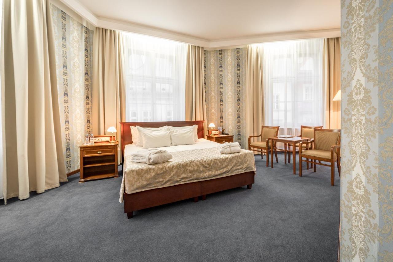 Executive Suite,1021068001:JPEG