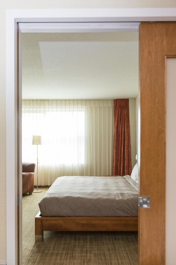 Deluxe Room,1021015603:JPEG