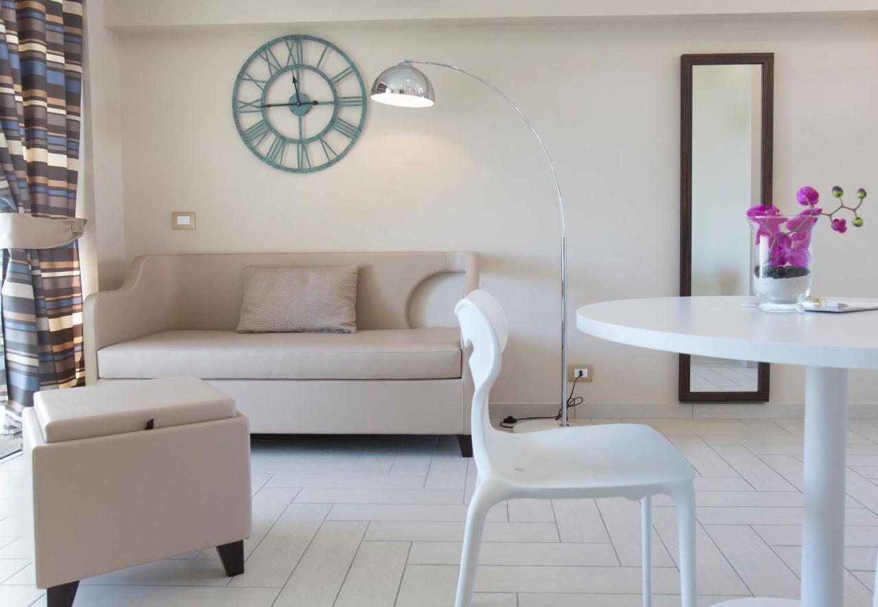 Superior One-Bedroom Apartment