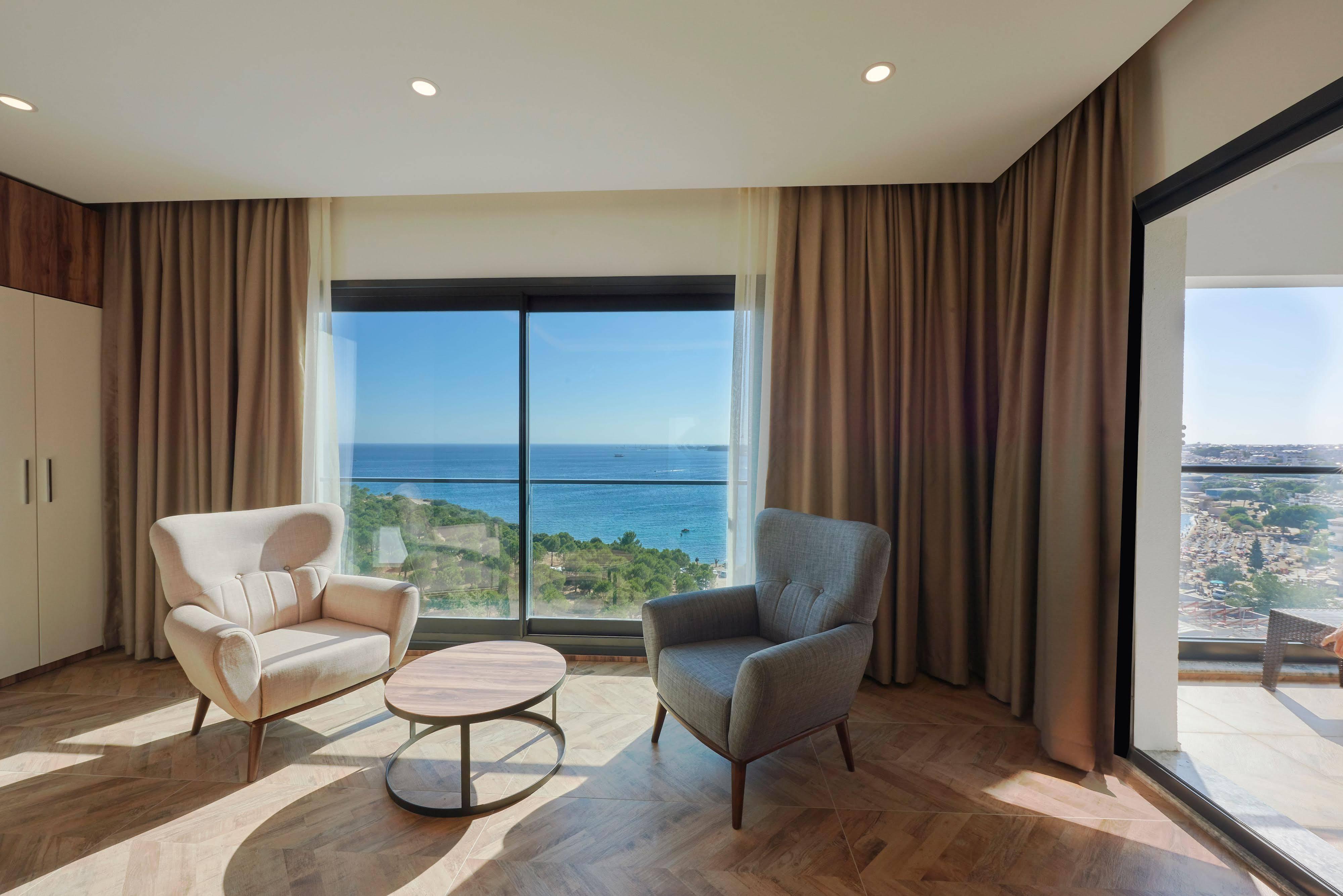 Family Room Sea View