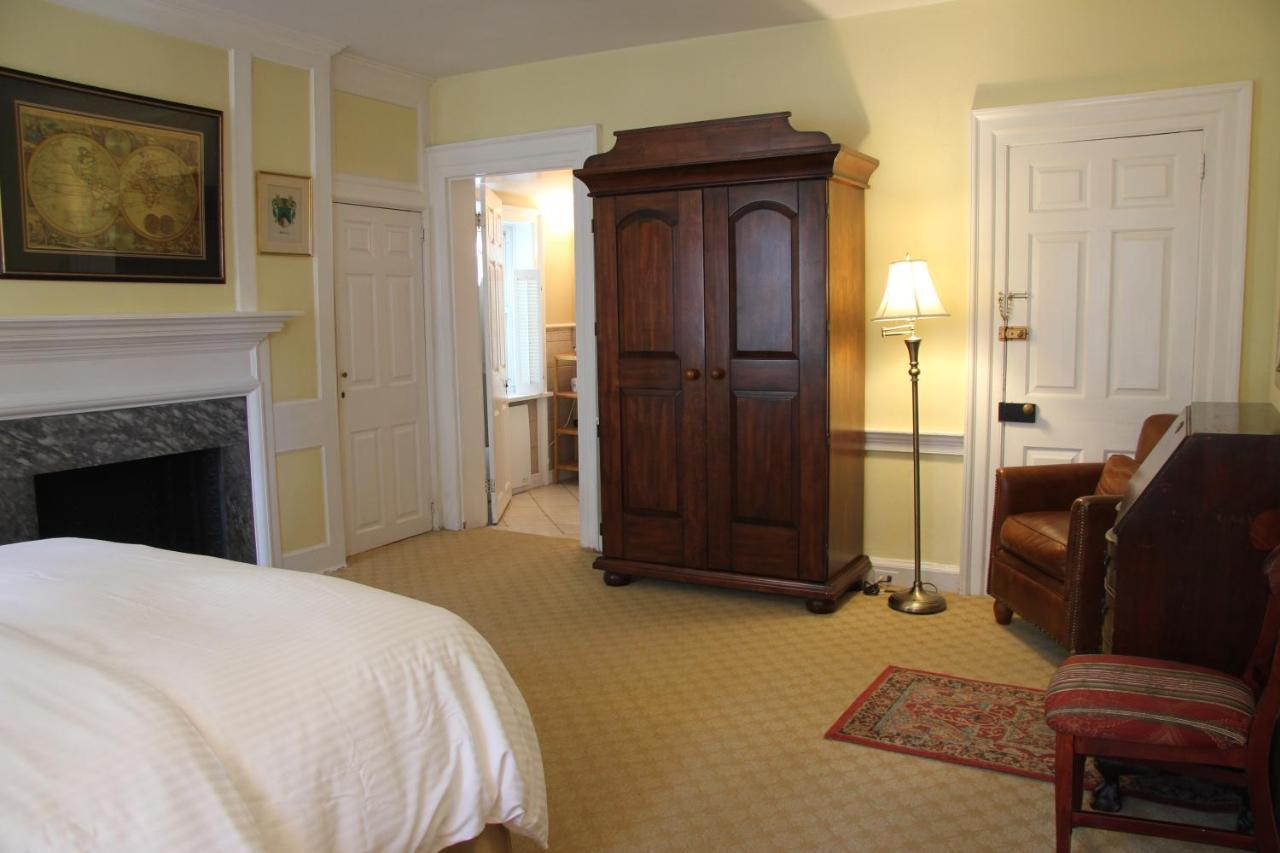 Luxury Room 302 Main Building