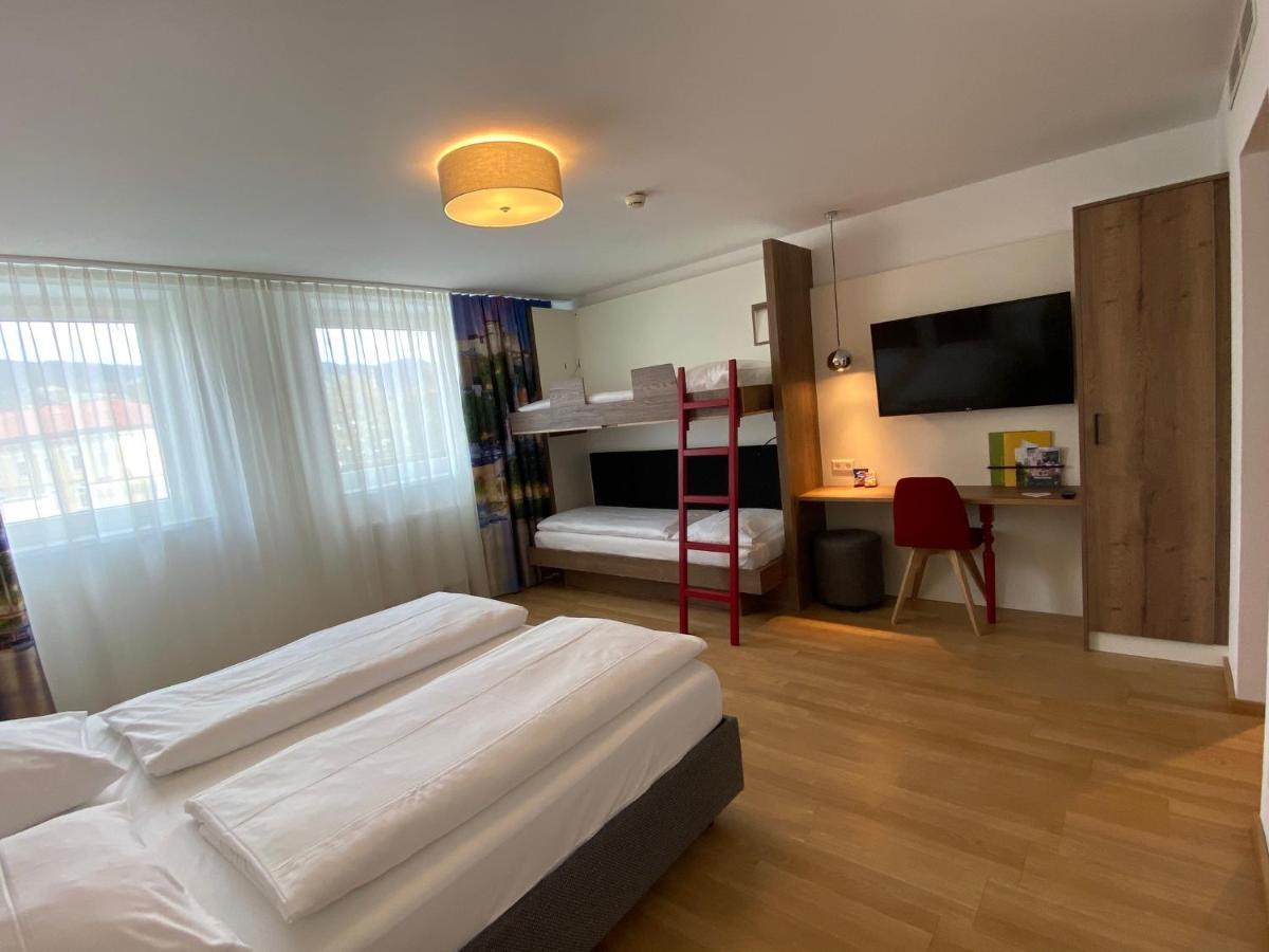 Quadruple Room,1428489379:JPEG