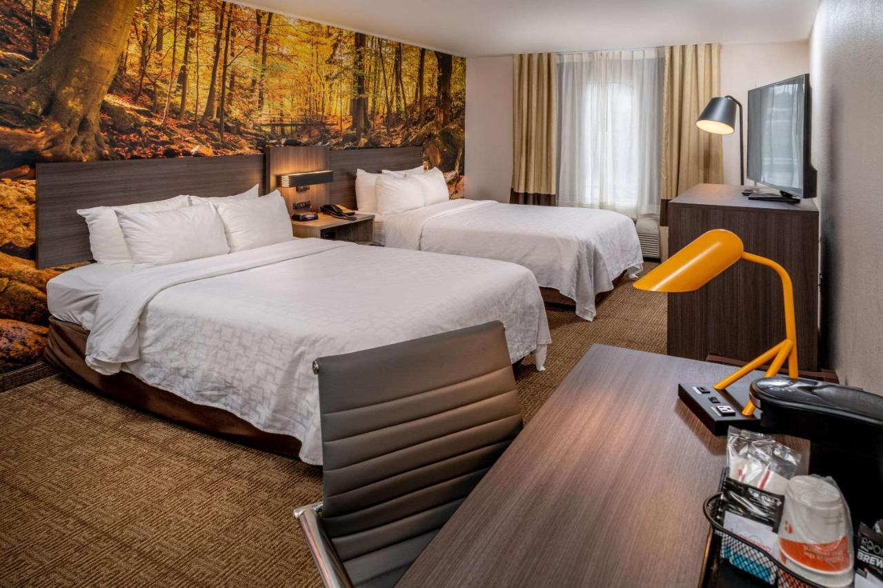 Double Room Two Double Beds Non-Smoking or Pet Friendly,1589361297:JPEG
