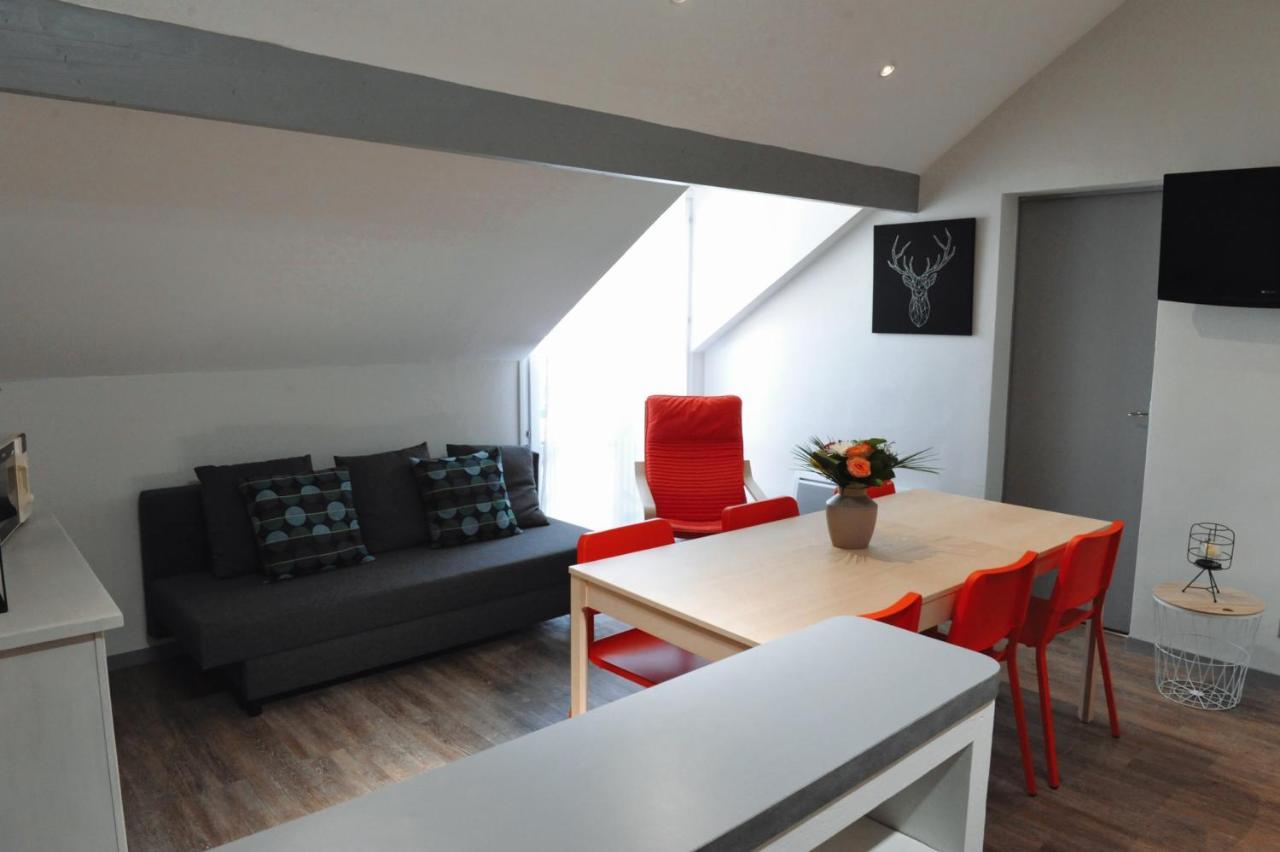 Two-Bedroom Apartment,1205792104:JPEG