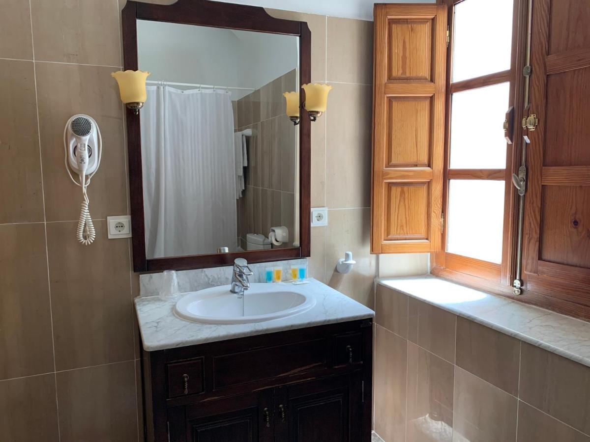 Double Room,1338989801:JPEG