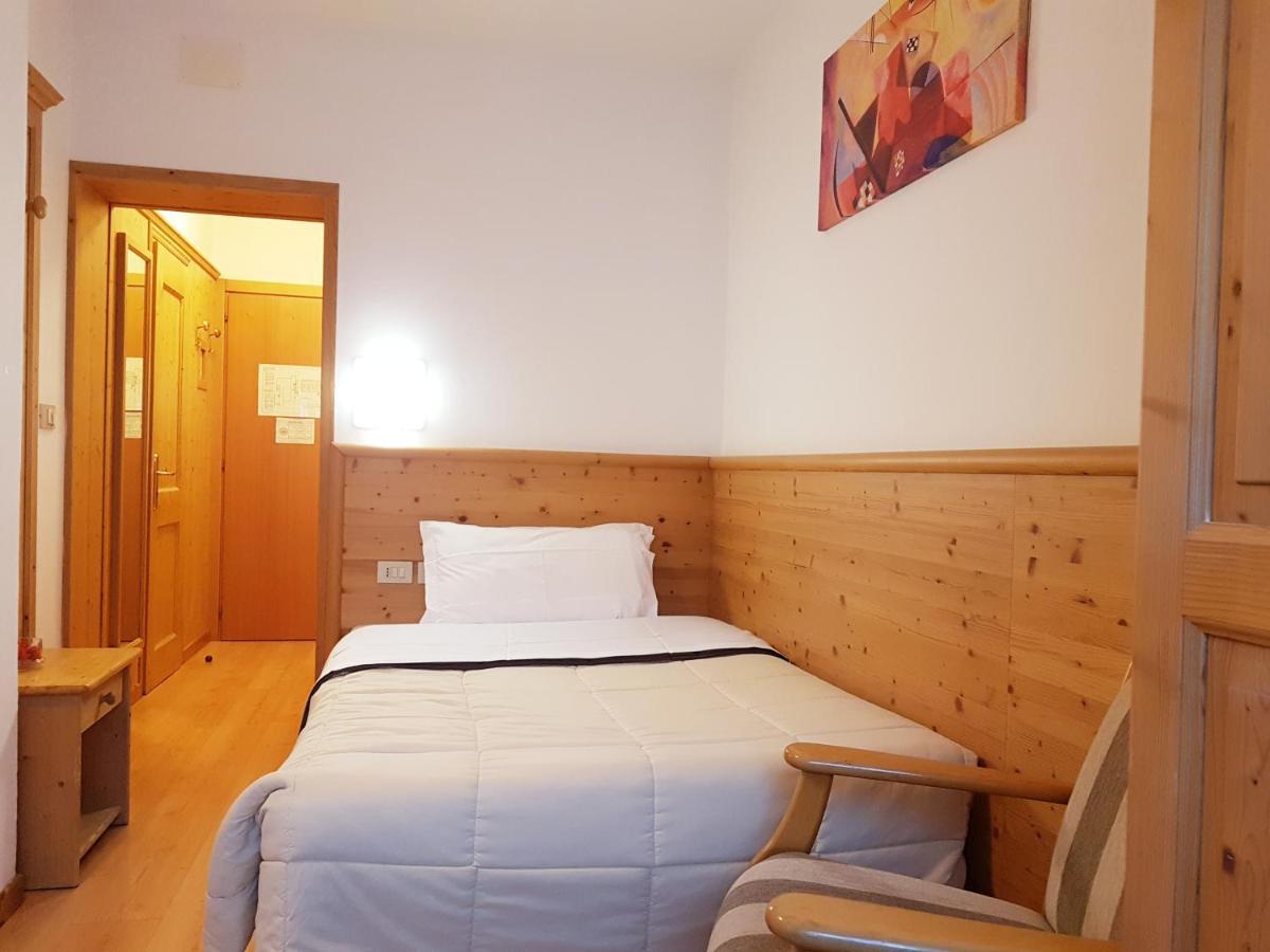 Single Room,1356921410:JPEG