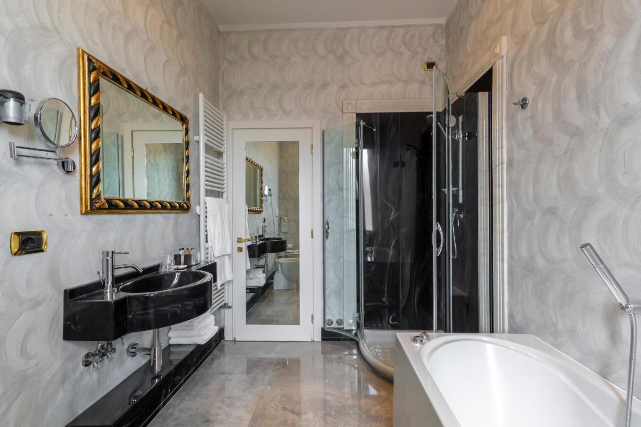 Junior Suite Spa Bath