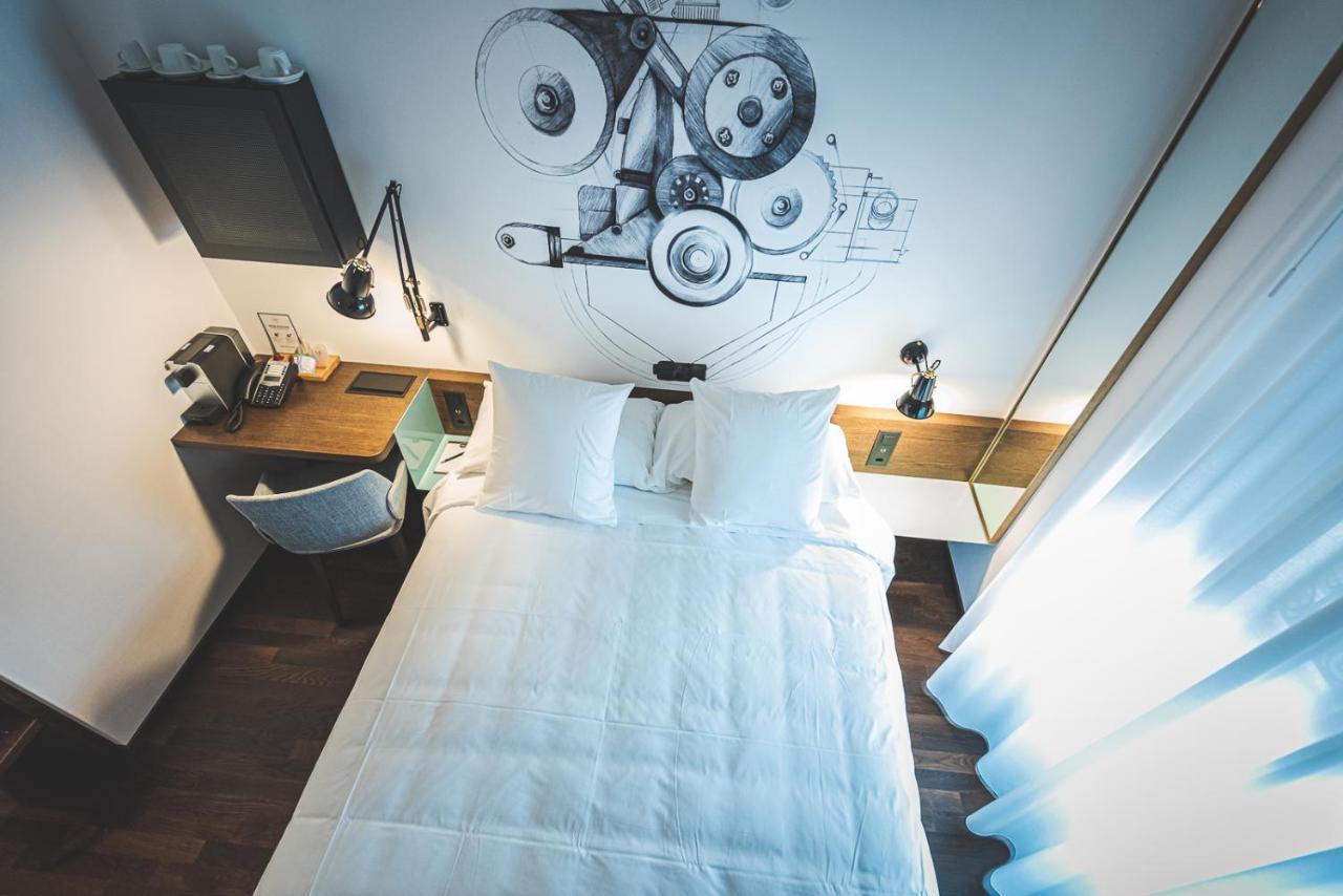 Standard King Room