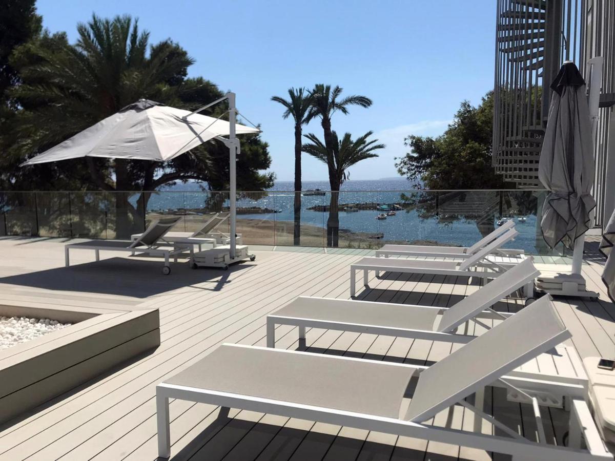 Embrace Double Solarium