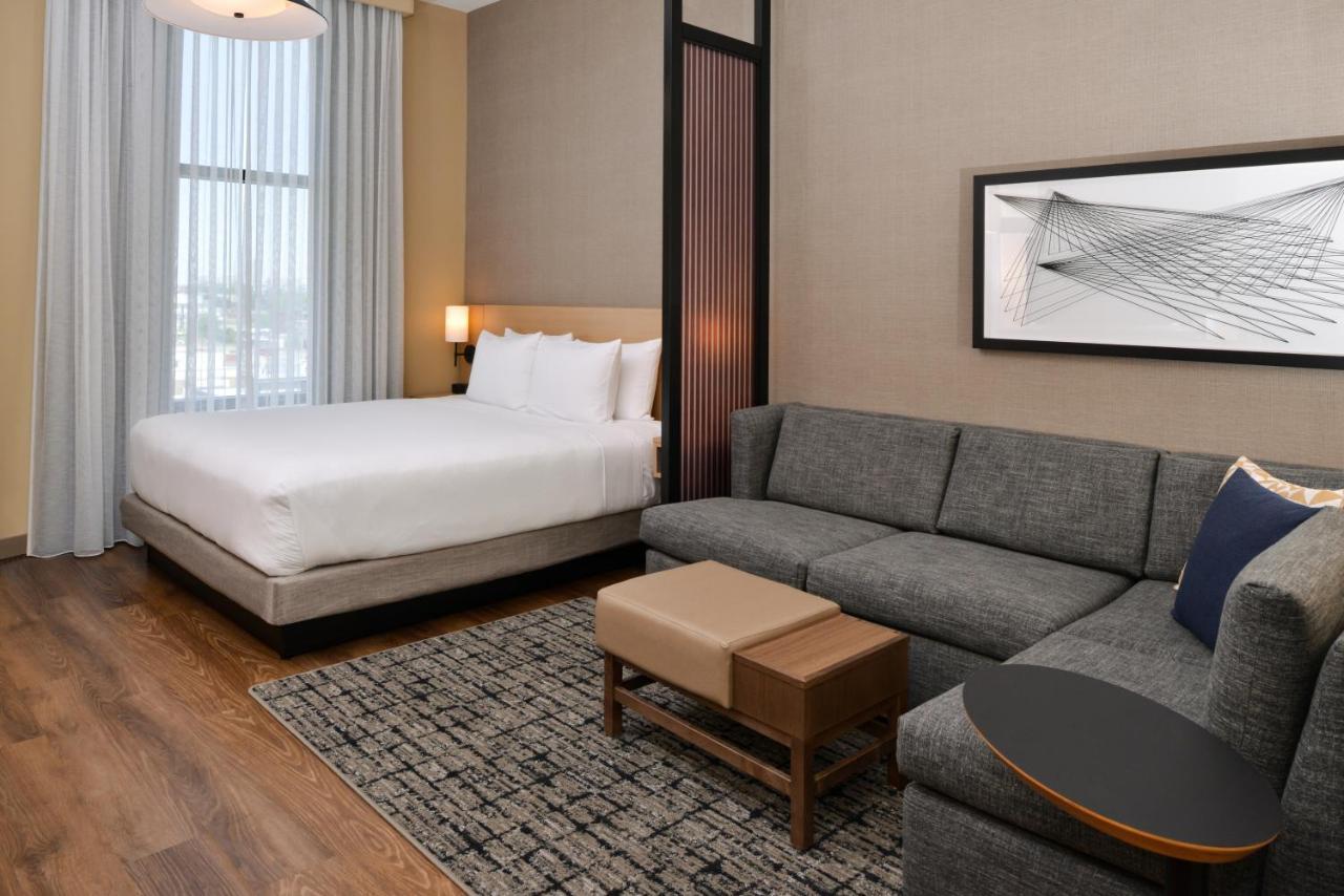 King Room with Sofa Bed - High Floor