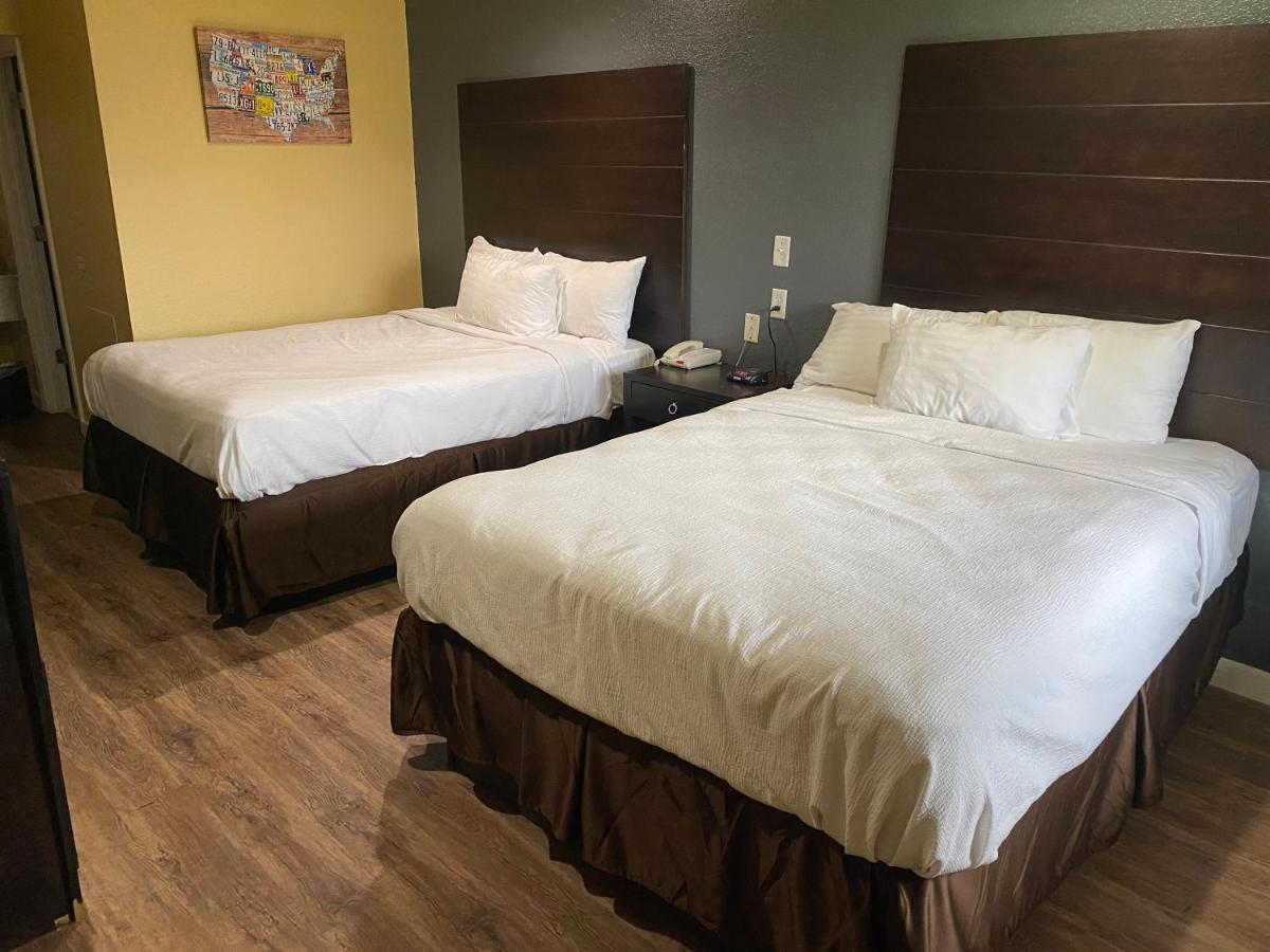 Queen Room Two Queen Beds