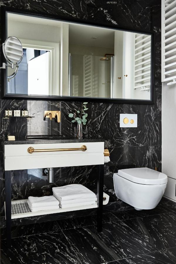 Large Double or Twin Room