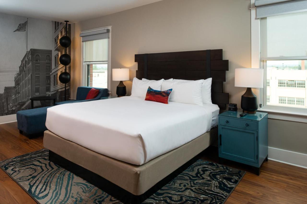 Standard King Room City View