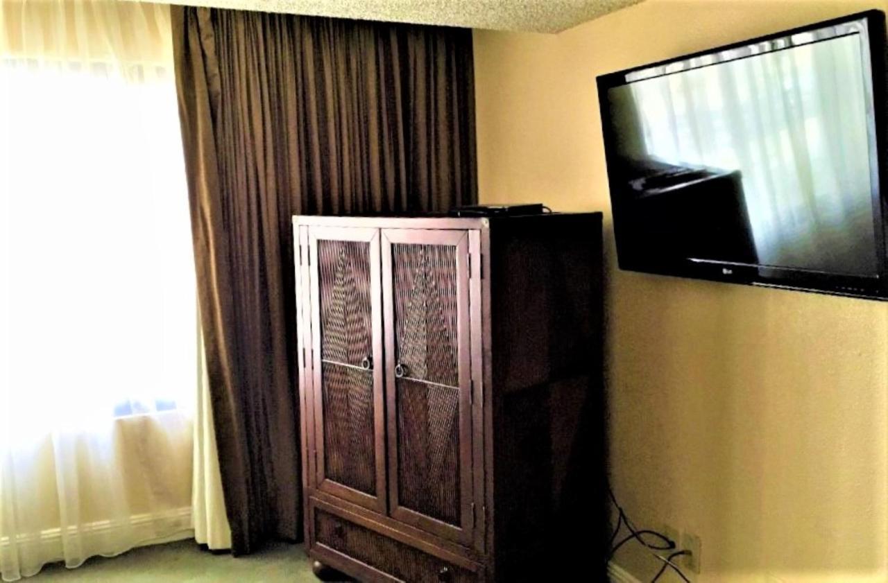 One-Bedroom Suite No Resort Fee