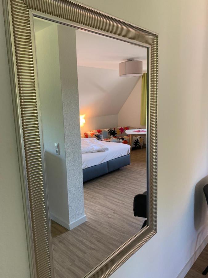 Comfort One-Bedroom Apartment Balcony