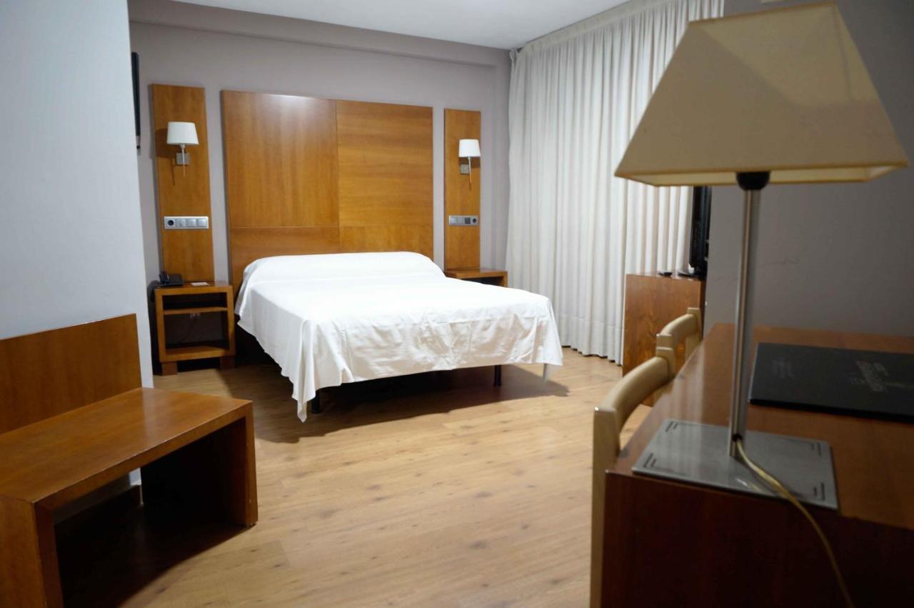 Budget Single Room,1303319071:JPEG