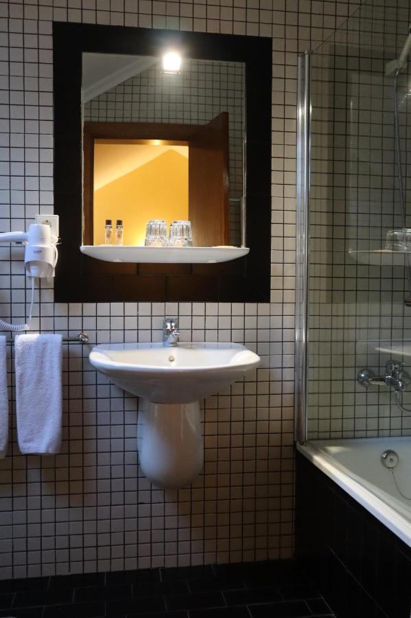 Twin Room,1031225215:JPEG
