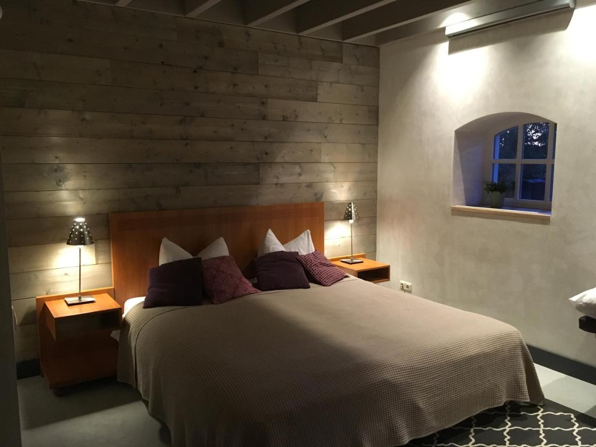 Deluxe King Suite