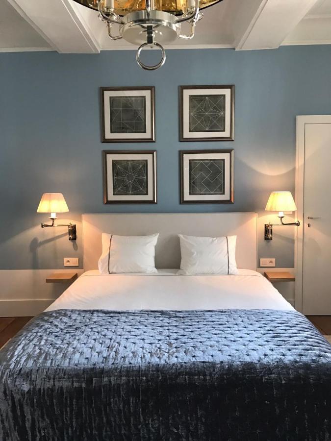 Deluxe Double Room Shower