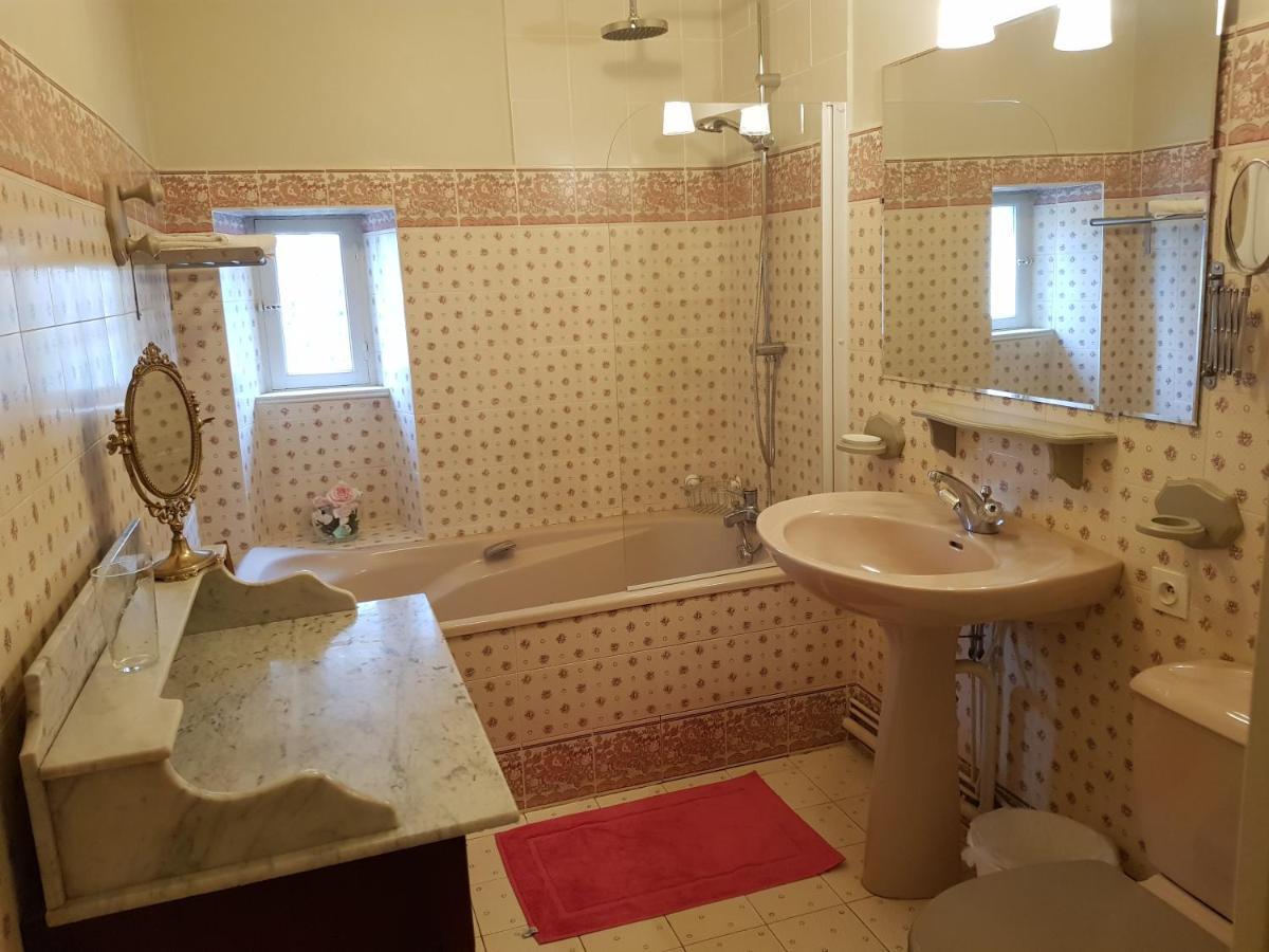 Deluxe Double Room Bath,1032343718:JPEG