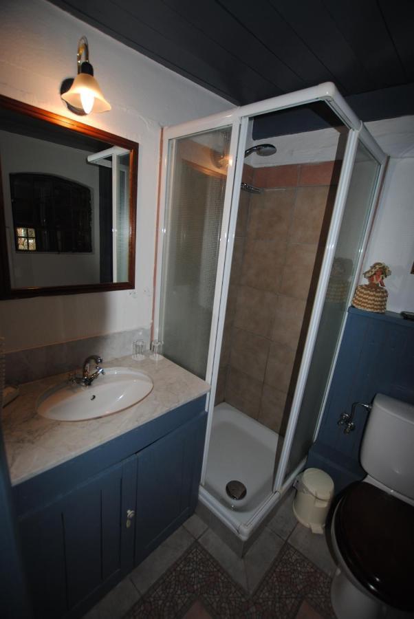 Double or Twin Room Shower