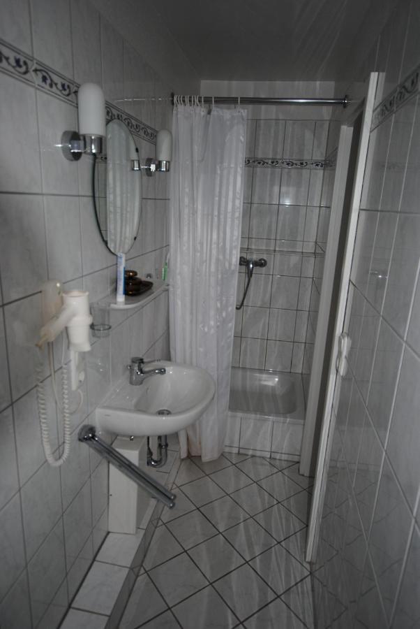 Single Room Shower