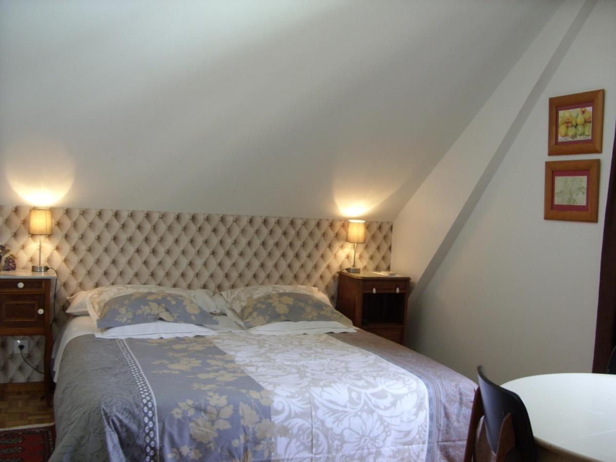 Chambre Triple avec Salle de Bains Privative