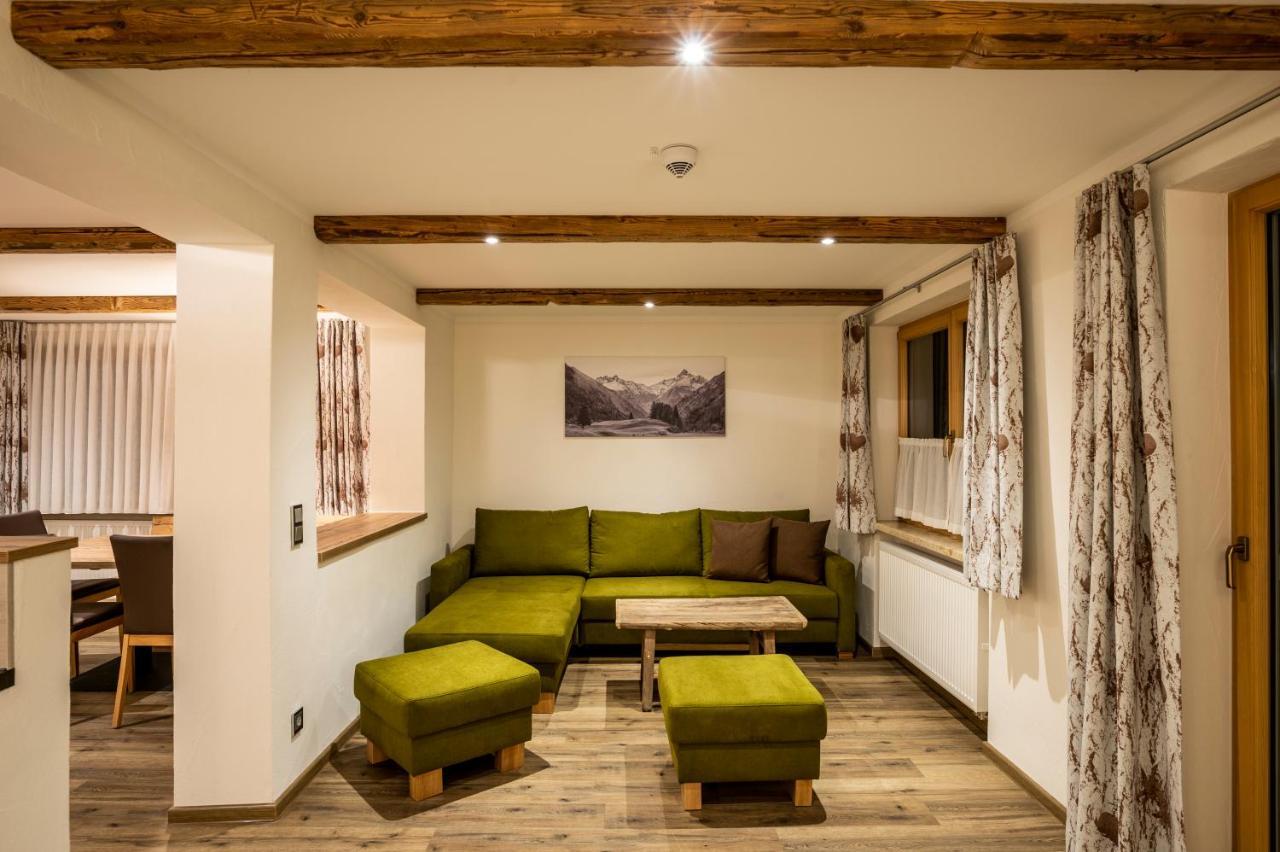 Three-Bedroom Apartment,1032367919:JPEG