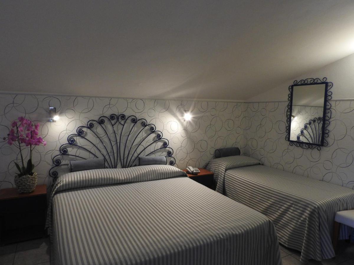 Standard Triple Room,1032471194:JPEG