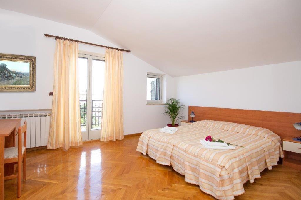 Standard Triple Room,1032484493:JPEG
