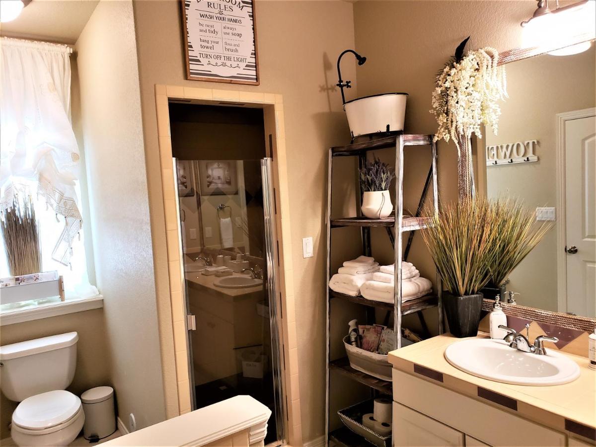 Deluxe Queen Suite