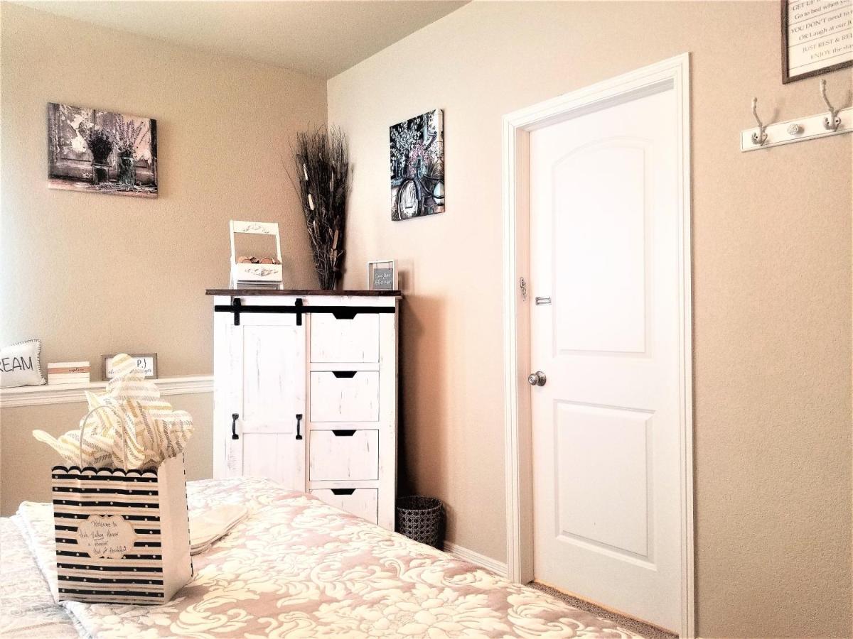Deluxe Queen Suite