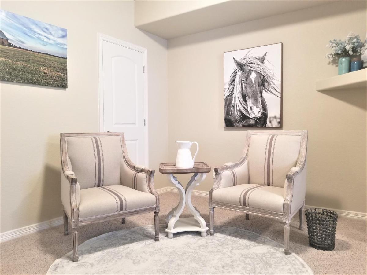 Deluxe Queen Suite