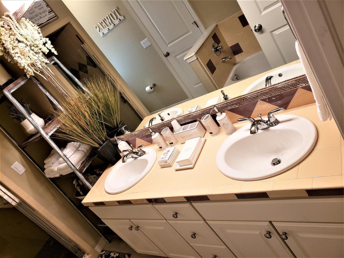 Deluxe Queen Suite