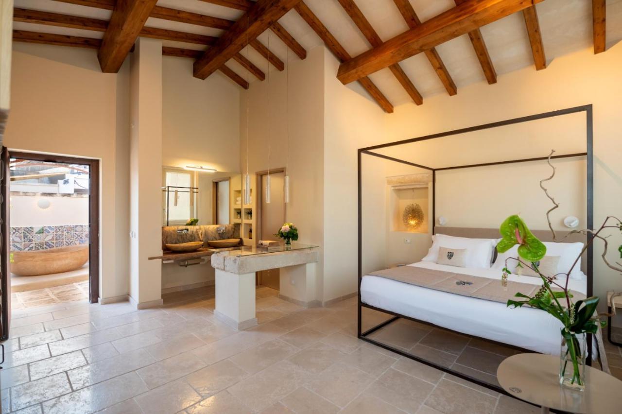 Deluxe Double Room Balcony