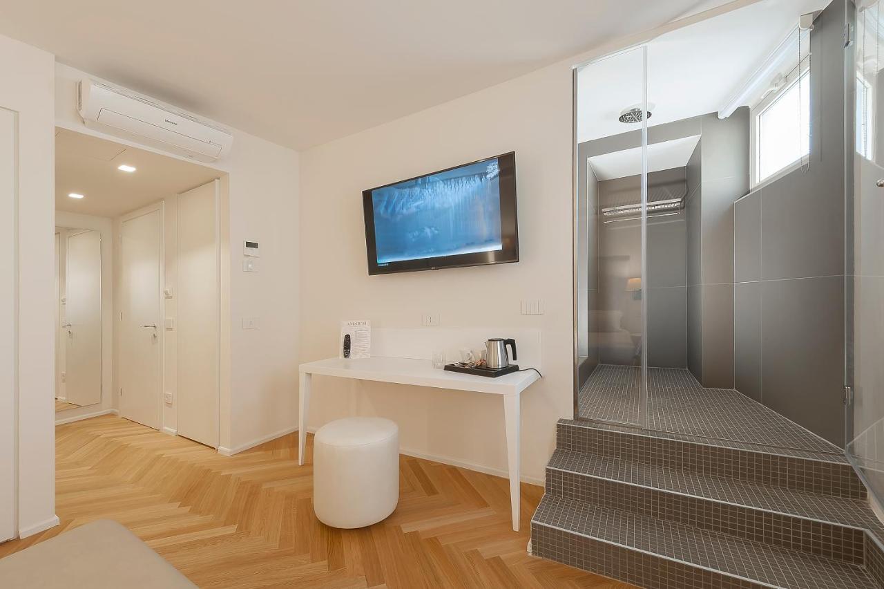 Large Double or Twin Room,1244490376:JPEG
