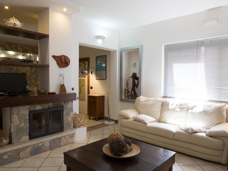 Family Room,1033111682:JPEG