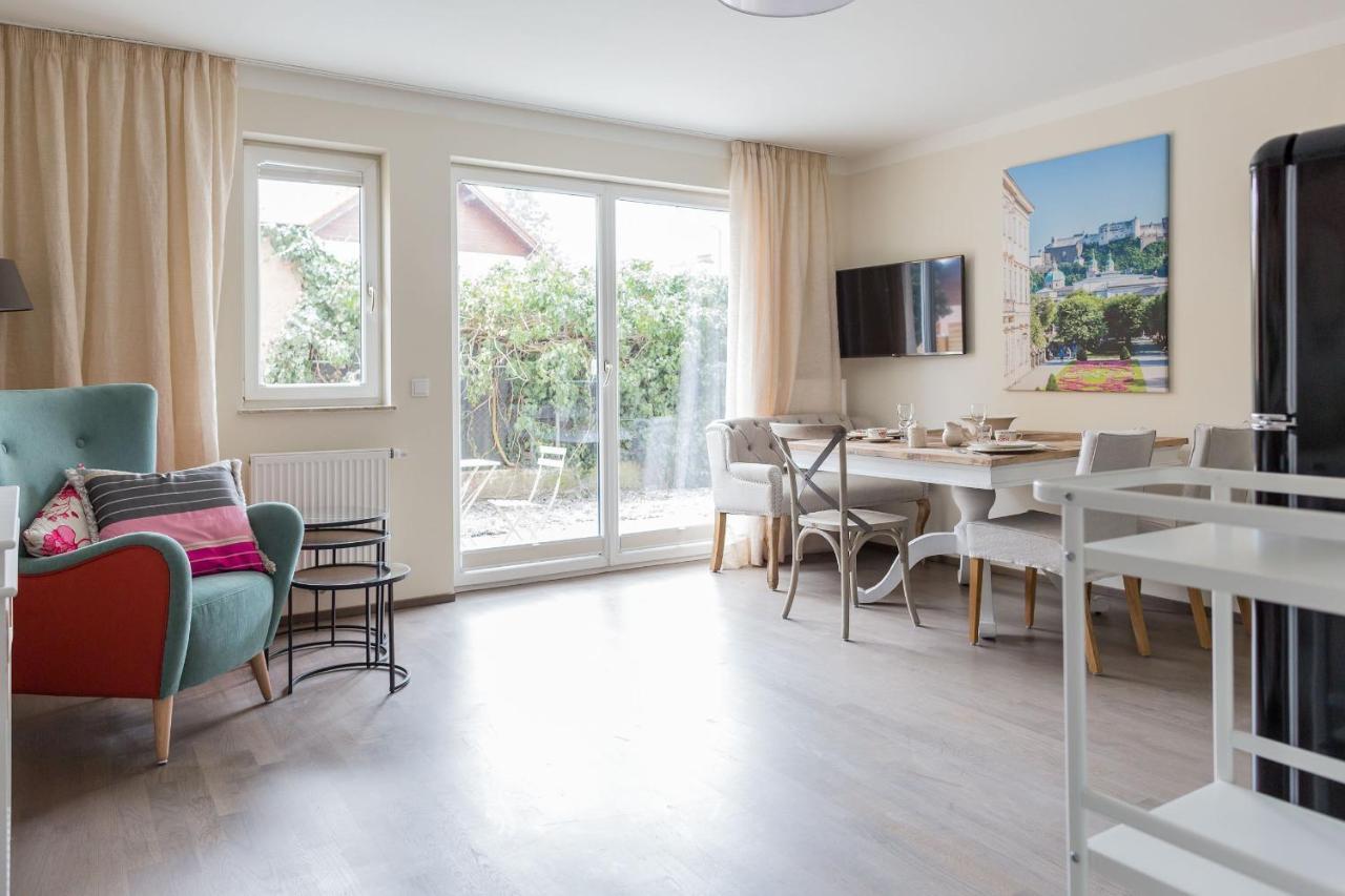 One-Bedroom Apartment,1033236926:JPEG