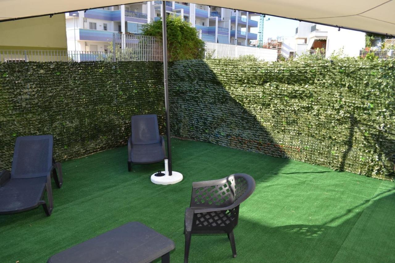 Queen Room Garden View