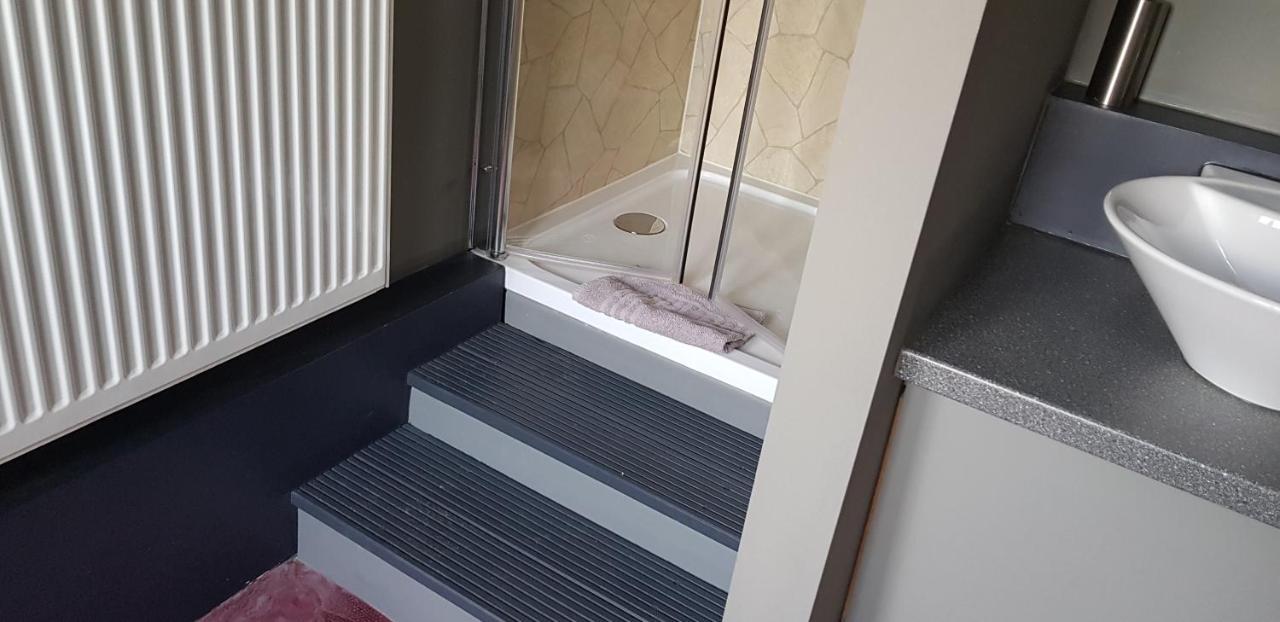 Single Room Shower
